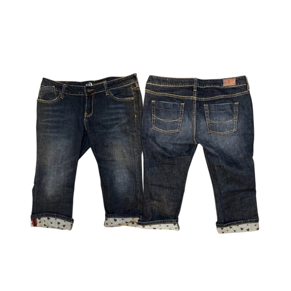 Vintage Y2K Bullhead Dark Wash Capris Jeans With Heart Hem